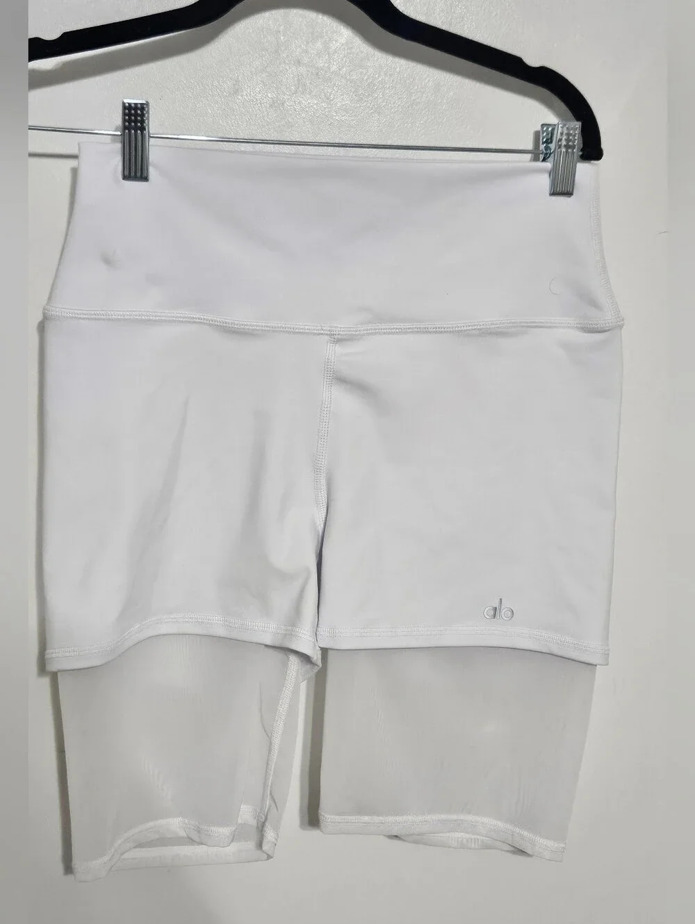 Alo Yoga High Waist Lavish Short Mesh White Size L